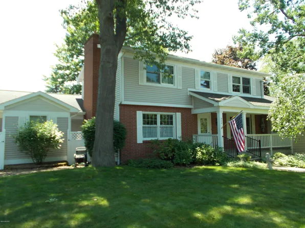 908 Woodlawn Ave, Ludington, MI 49431