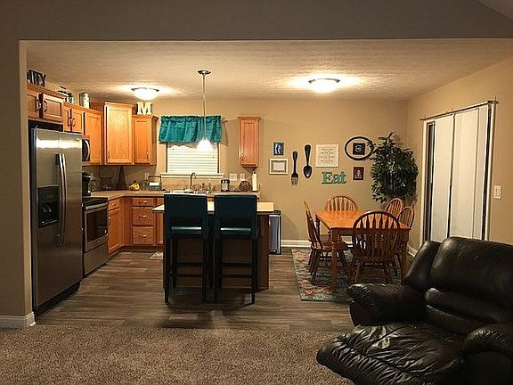 Kitchen/Eating area