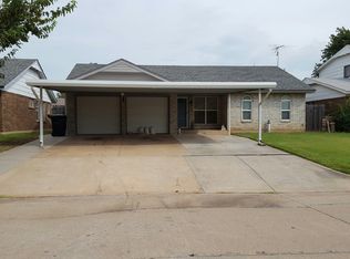 1021 NW 23rd St, Moore, OK 73160