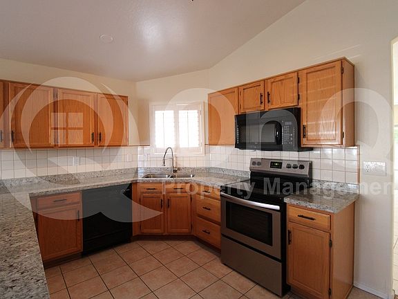 5th image of 1801 E Buffalo St