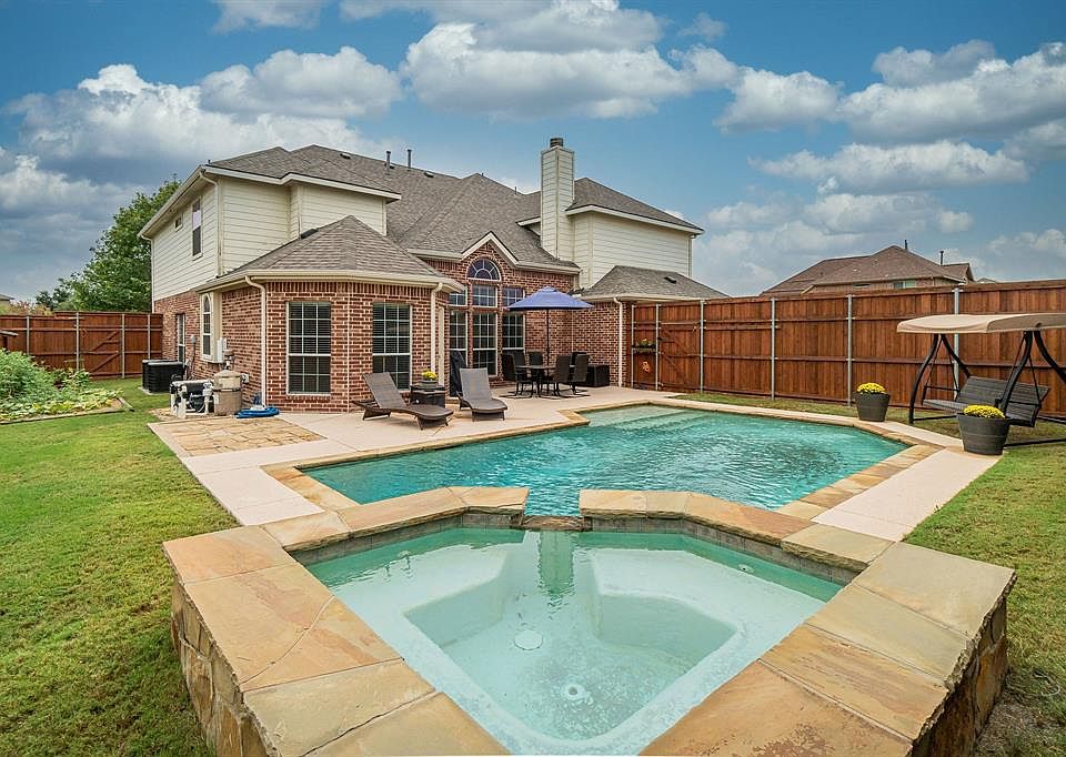 1st image of 601 Leeward Dr