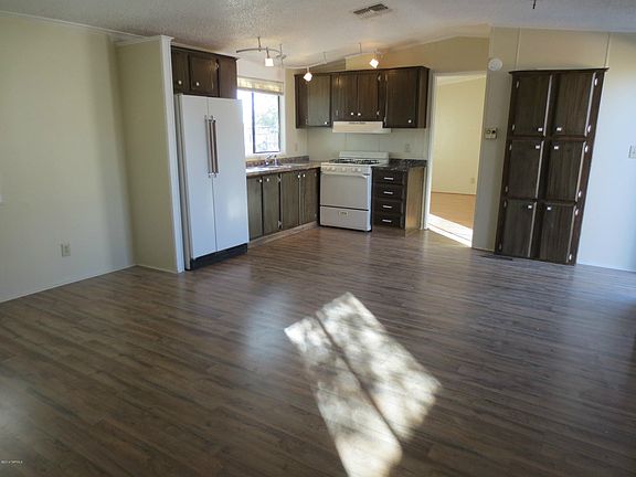 3rd image of 13533 N Galleno Ave