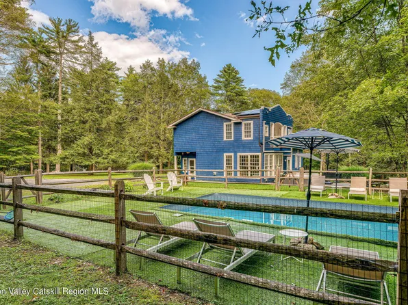 13 Snow Ridge, Woodstock, NY 12498