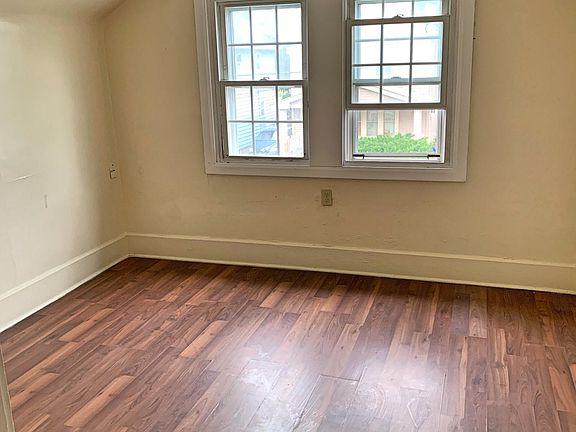 3rd image of 3120 W 90th St