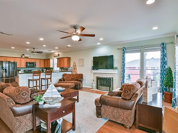 5th image of 21927 Guadalupe Dr