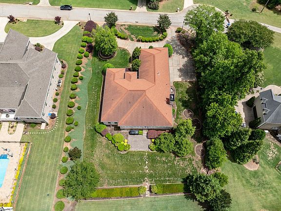 5th image of 306 Glinda Ann Ct