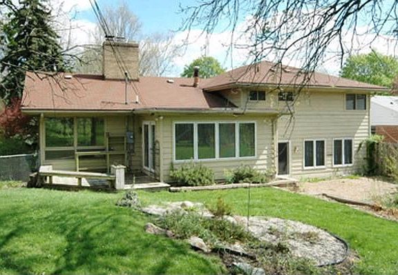 2nd image of 2428 Beechwood Dr SE