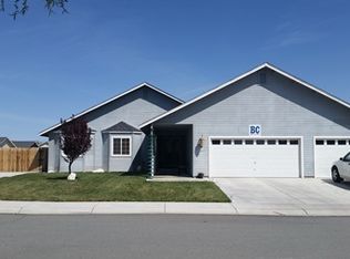 787 Sparrow Dr, Fernley, NV 89408