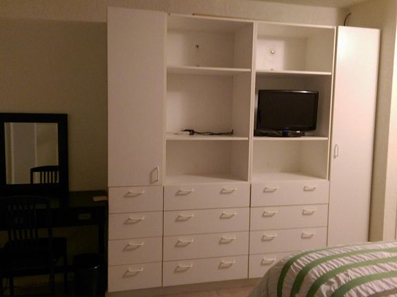 3rd image of 224 E Garden St APT 205