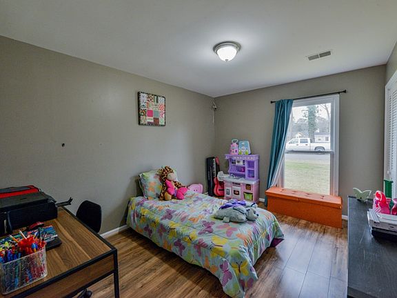 2nd image of 2720 Camellia Dr