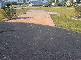 119 Ash Ln, Fort Myers, FL 33908