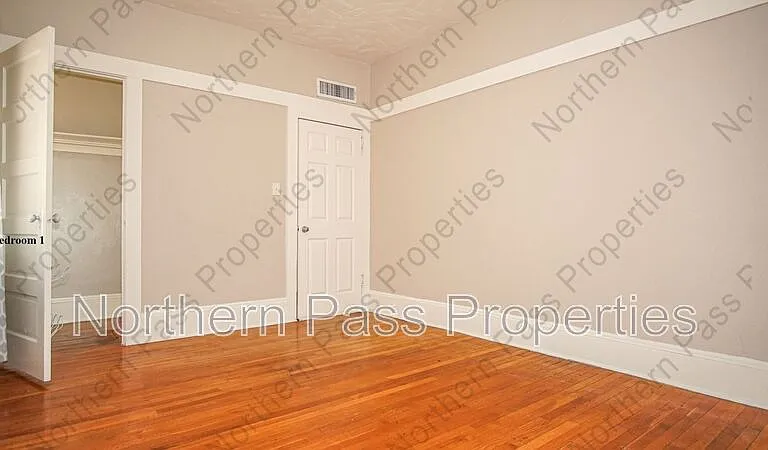 7600 Franklin Dr — Photo 17