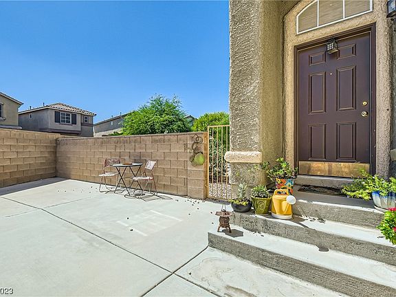 3rd image of 8025 Farthings Hill Dr