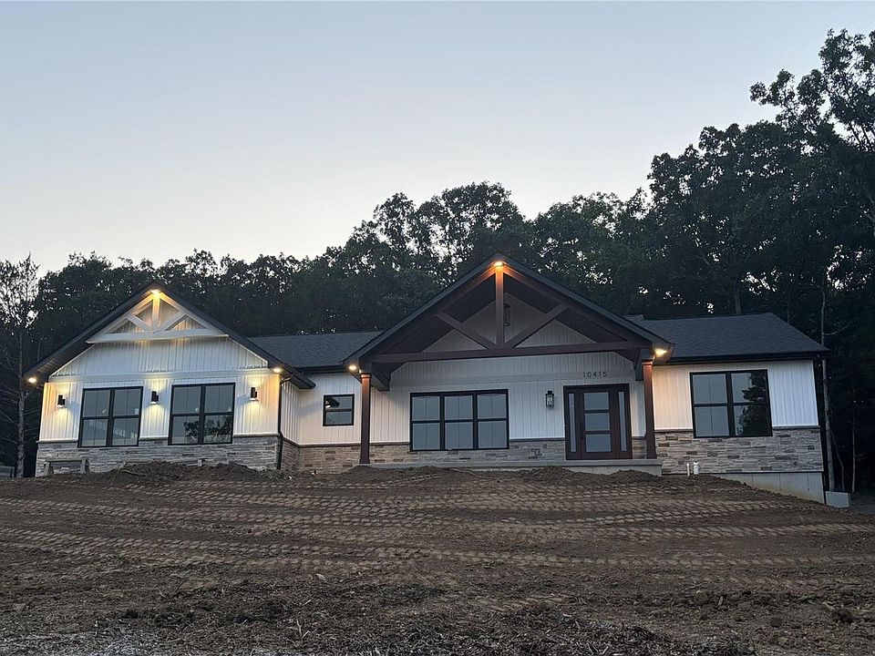 2nd image of 10415 Lake Crest Dr