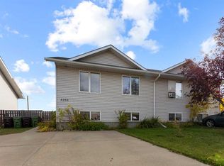 5203 W 41st St, Camrose, AB T4V0Z7
