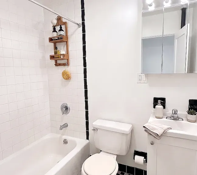 52 Saint Marks Pl #4A — Photo 3