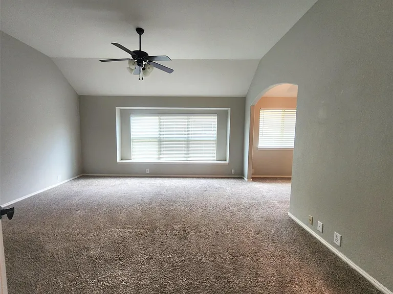 2200 Shannon Dr — Photo 13