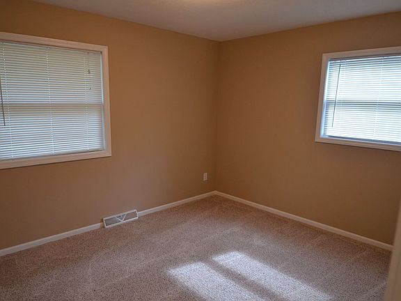 5th image of 8133 Wyoming Ave N