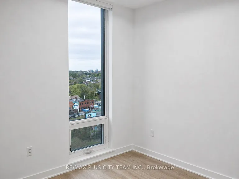 1185 Dupont St #913 — Photo 7