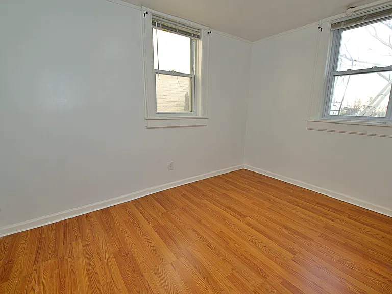 229 8th St #R — Photo 2