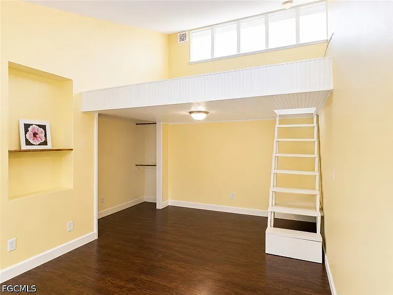 8512 Chatham St — Photo 17