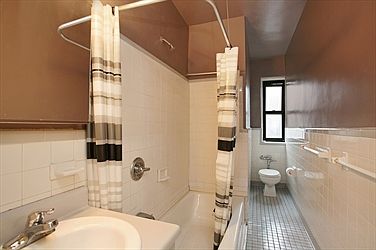 5th image of 210 W 103rd St APT 6H