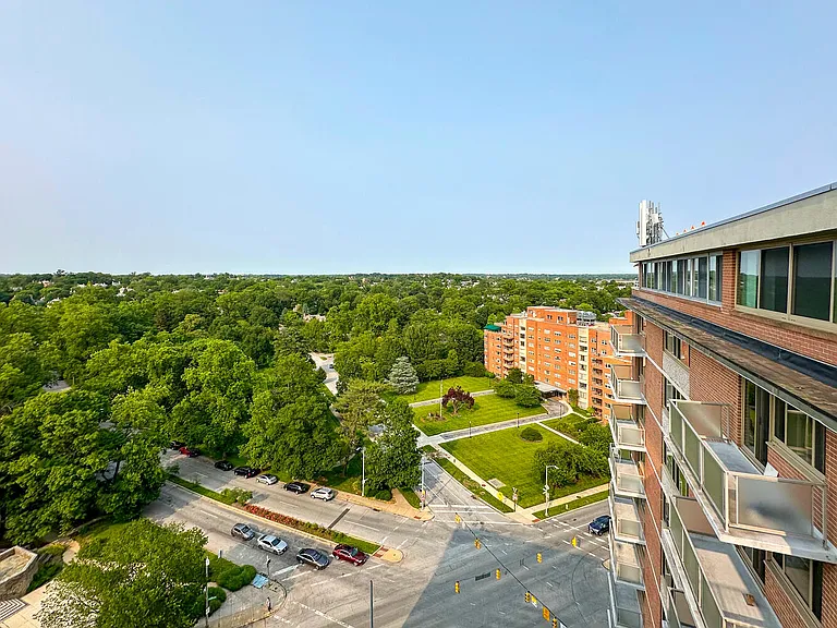 1 E University Pkwy #307 — Photo 13