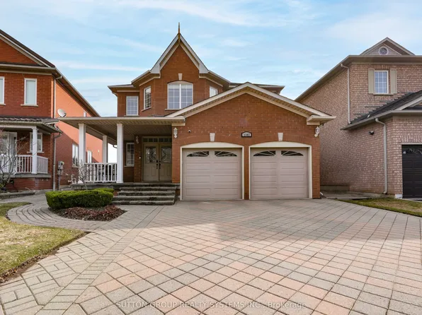 1382 Avon Dr, Mississauga, ON L5N 7Z3