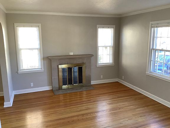 5th image of 1509 Burr St