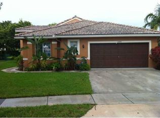 16440 SW 4th St, Pembroke Pines, FL 33027