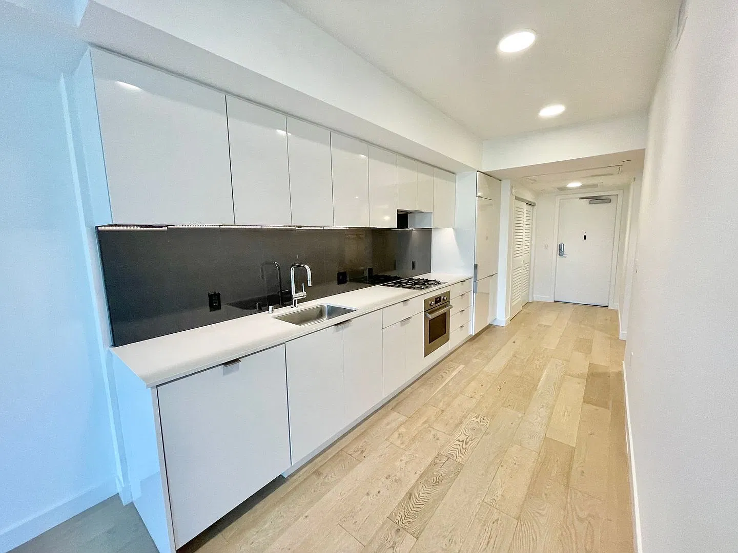Soma, Fitness Center, Shared Rooftop W/ Stunning Views, Laundry - Progressive — Photo 2