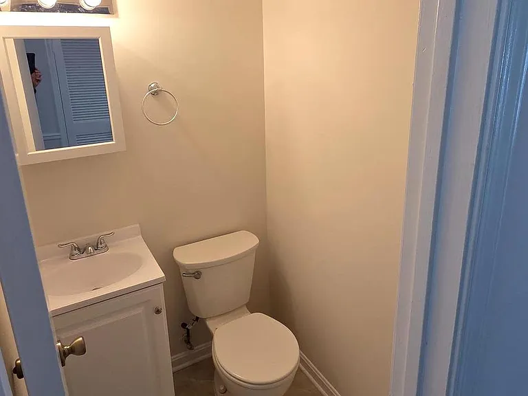 8106 Lakepark Dr — Photo 12