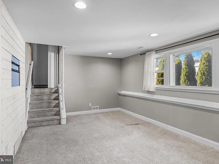 2211 New Albany Rd — Photo 17