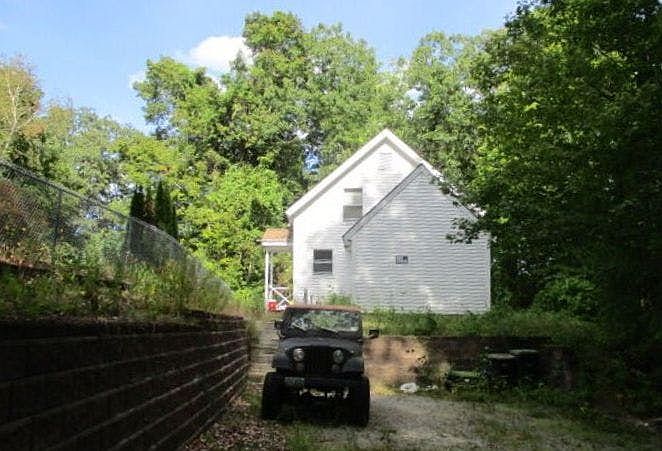 1st image of 39 Summit St