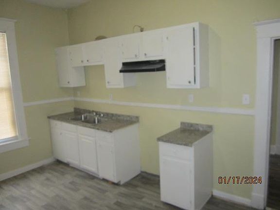 5th image of 878 Stafford Ave