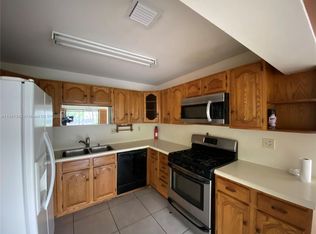 17215 NW 77th Ct, Hialeah, FL 33015
