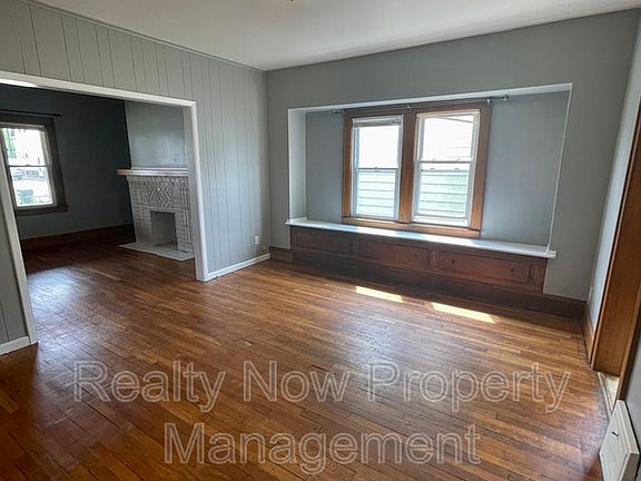5th image of 11115 Langton Ave