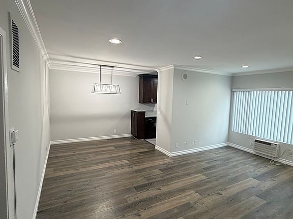 4th image of 5950 Whitsett Ave #95bdebda4