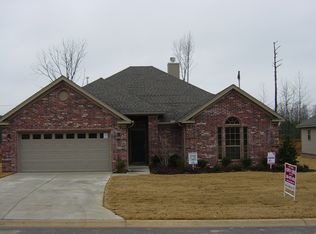2284 Pleasant Forest Dr, Benton, AR 72015