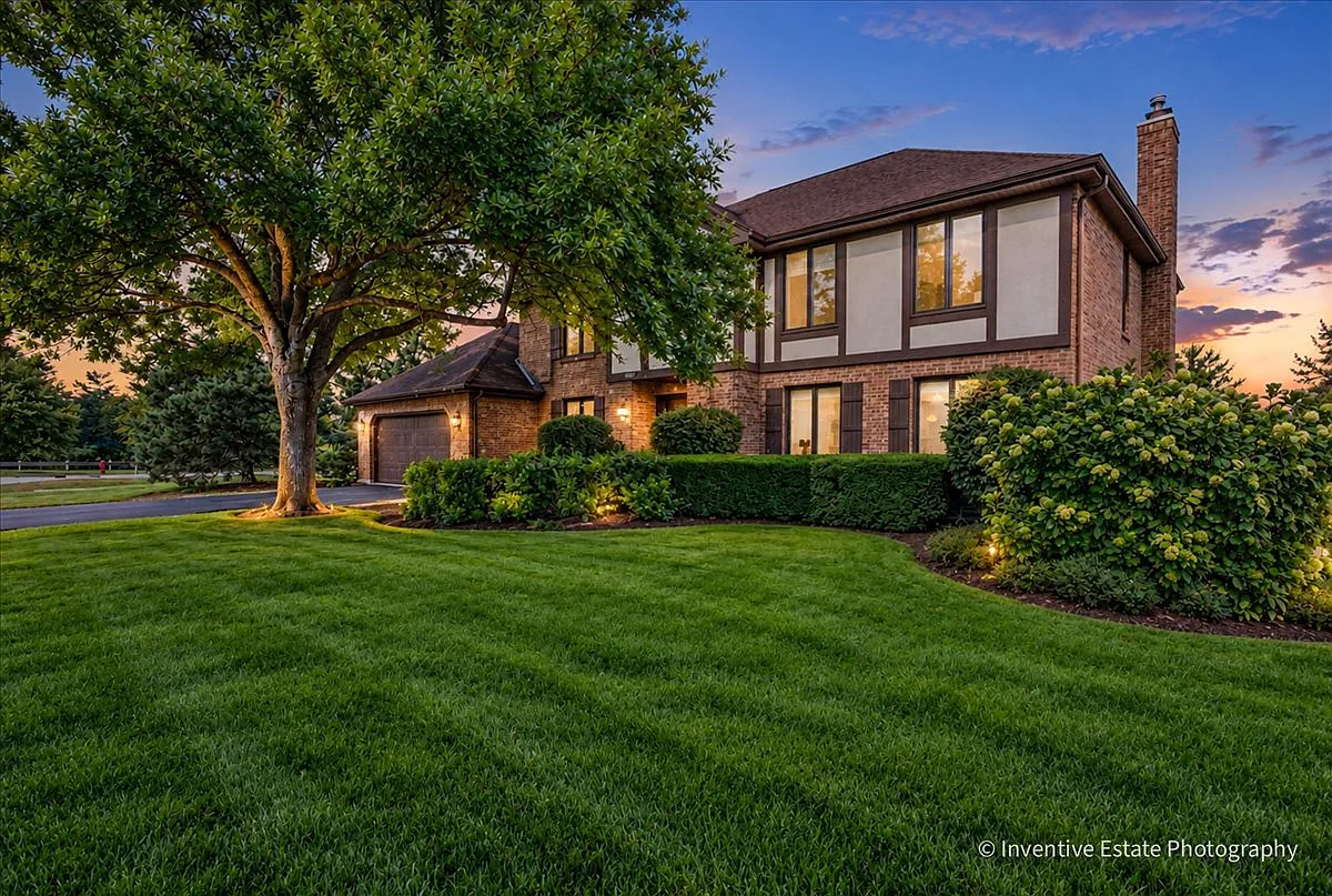 4 bed, 2.5 bath, 3315 sqft, $5,250 — Photo 1