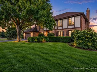 6201 Sleepy Hollow Ln, Lisle, IL 60532