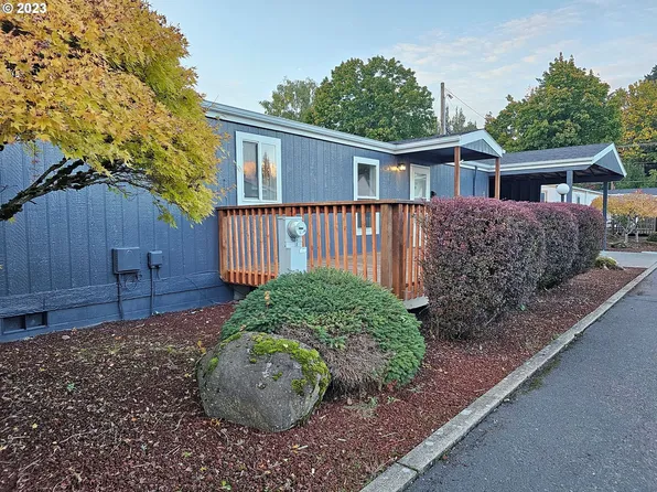 23140 NE Halsey St #8, Wood Village, OR 97060