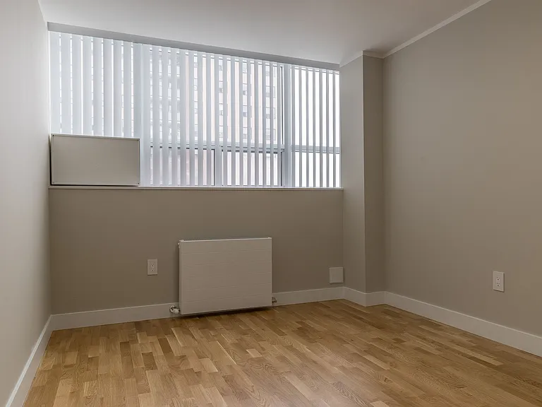 730 Saint Clarens Ave — Photo 22