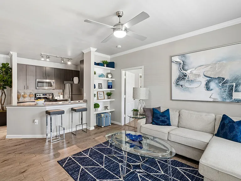 Residence at Lake Jackson — Photo 9