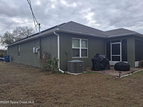 3rd image of 1661 Palatka Rd SE