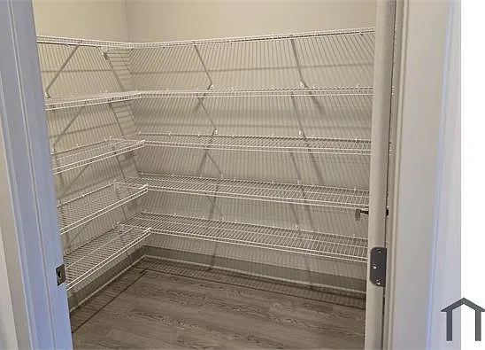 2 bed, 978 sqft, $1,251 — Photo 4