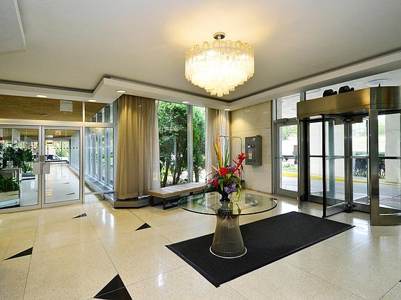 4th image of 3950 N Lake Shore Dr APT 1800