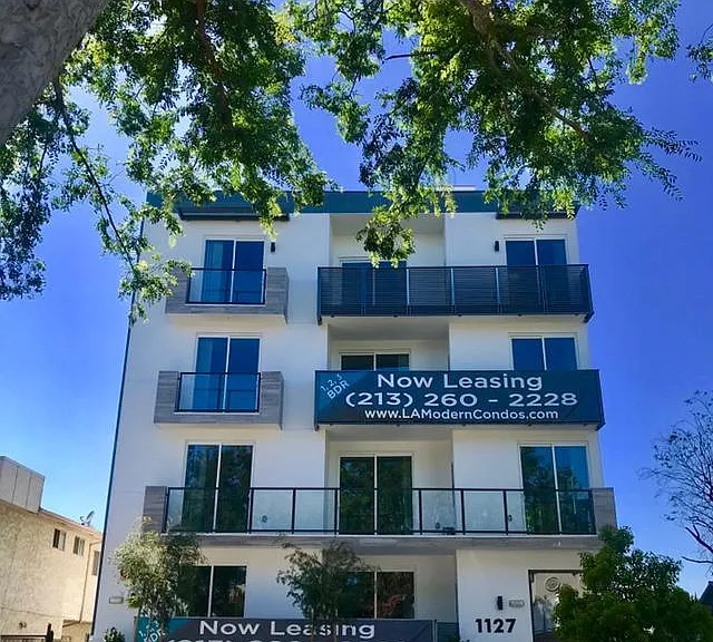 1127 S Spaulding Ave #203 — Photo 1