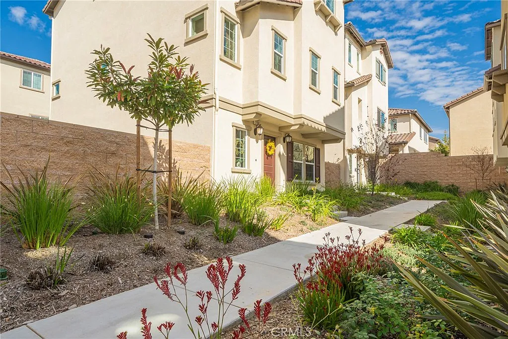 Building Photo - 27658 S Heartwood Dr