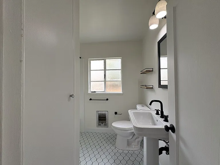 1023 Embarcadero Rd — Photo 15